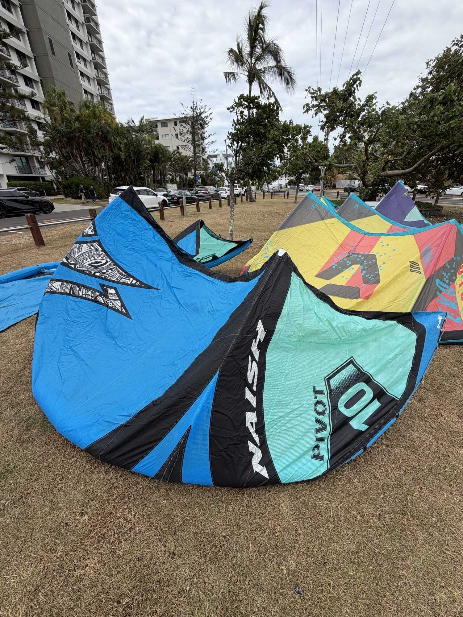 Used Naish Pivot 10m kite 2022 - Image 2