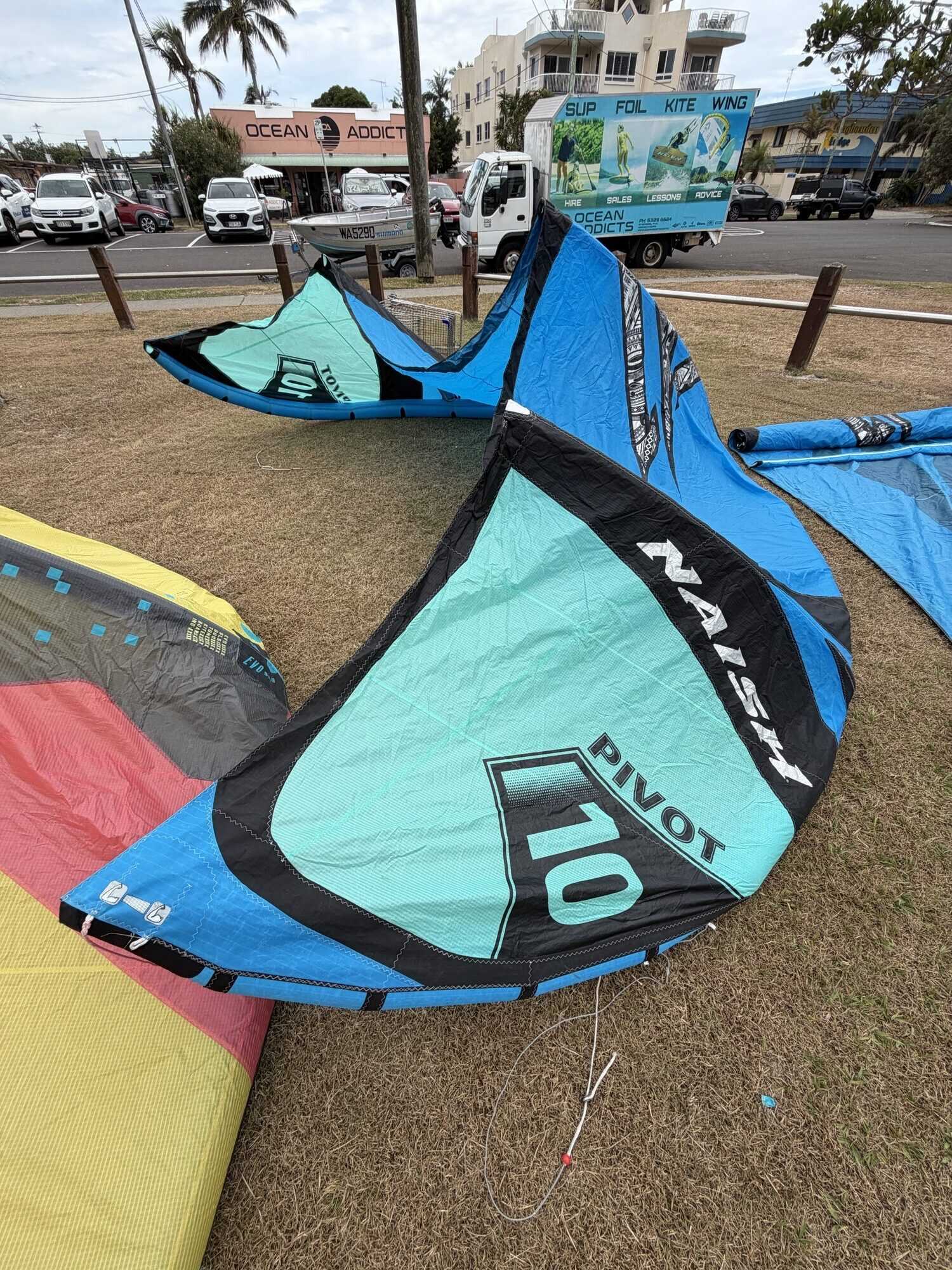 Used Naish Pivot 10m kite 2022 - Image 3