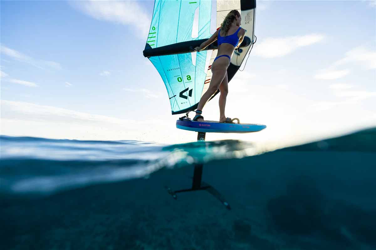 2024 Duotone Unit Wing - Action Shot 01