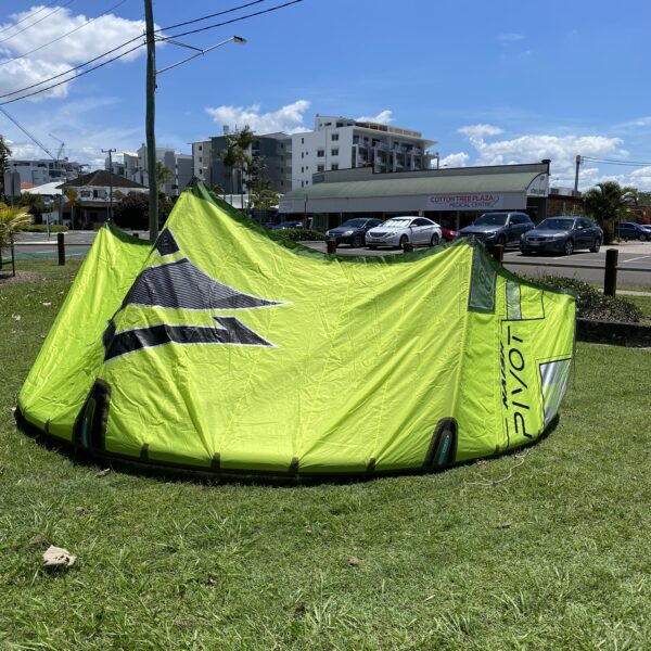 Ex Demo Naish Pivot 8m 2024 Kite