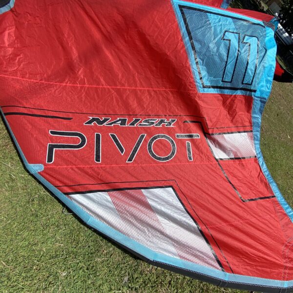 Used 11m Naish Pivot kite - Image 3