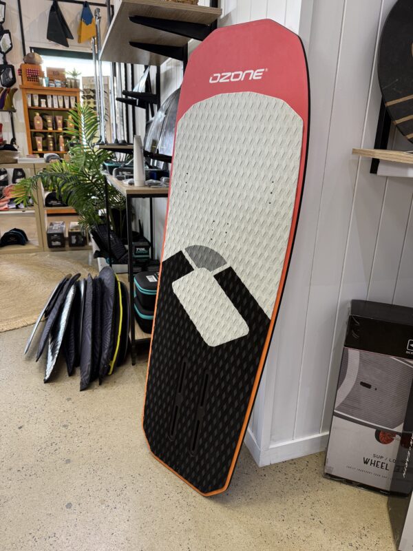 AS NEW Ozone Apex V1 Kite Foil Board