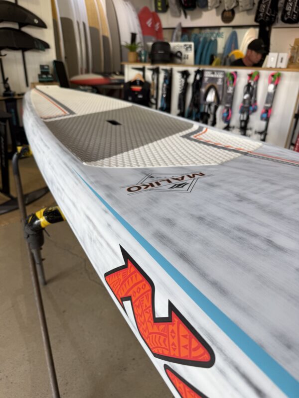 RUNOUT Naish MALIKO 14x26 273L CARBON - Image 6